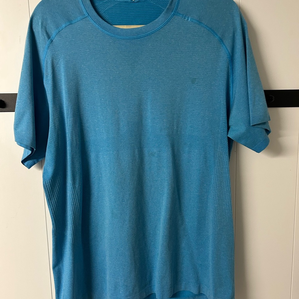 lululemon athletica Ocean Blue Short Sleeve Tee, Large